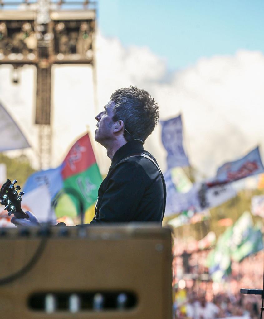 This time last week NGHFB made their debut appearance on Glastonbury Festival’s Pyramid Stage!
🇬🇧 You have until the end of the month to watch the full performance back on @BBCiPlayer. 
👉 NoelGallagher.lnk.to/GlastIPTw
📸: Sharon Latham
#NGHFBTour #Glastonbury2022