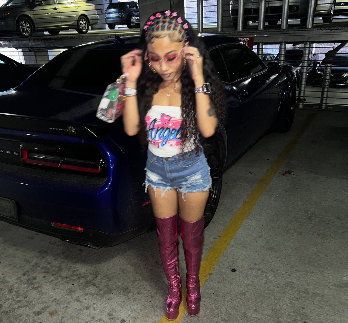 WTF I ain’t smokin’ hot?! BUSS ME DOWN?!!!🥶👅💕 #ESSENCEFest #Barbz