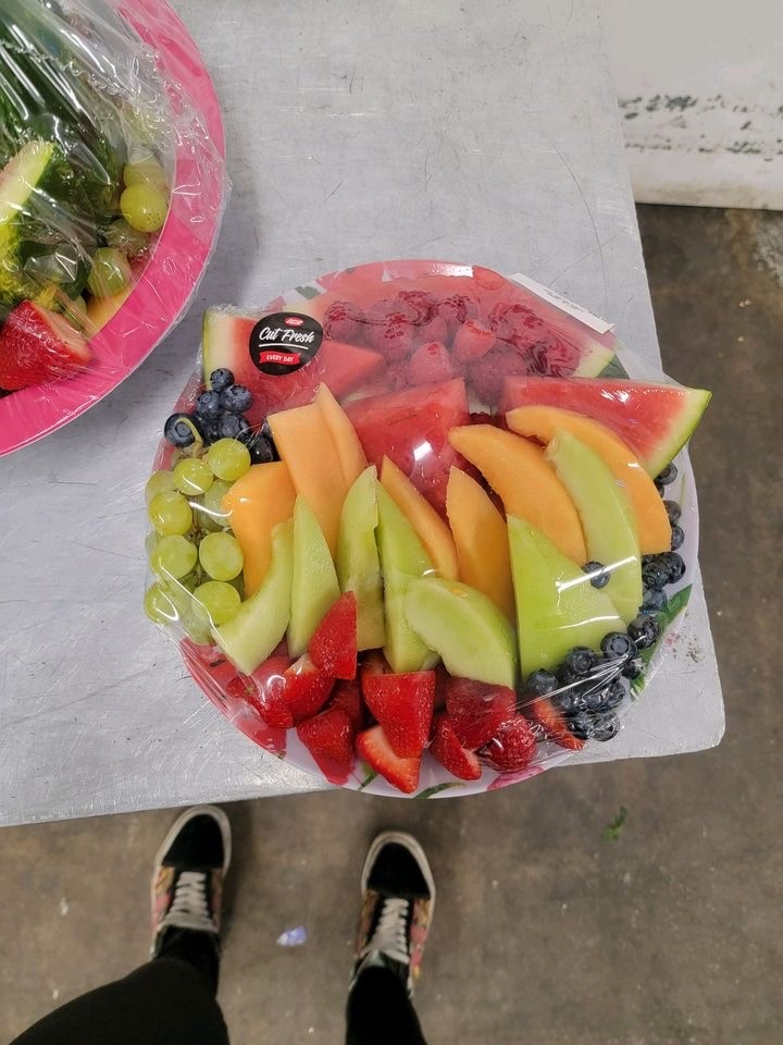 AdamsMarkets's tweet photo. Neka in #MonsonMA is legitimately the Adams Fruit Ninja.  There are watermelon stars!  And a watermelon frog!
#FruitMagic
#HealthyAndFun
#YouWinThePartyIfYouBringThis https://t.co/y6b5J93M03