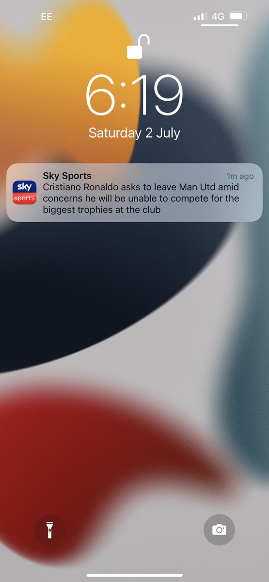 BA51LFC's tweet photo. @GNev2 He’s played united over 500k a week to make you worse viva ronaldo 😂😂😂😂😂 https://t.co/RNWJR0HWh9
