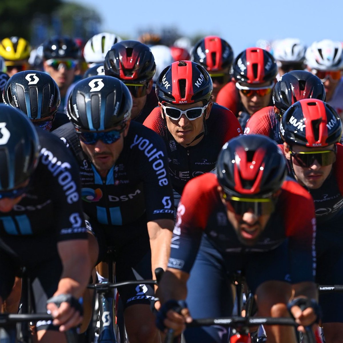 GeraintThomas86's tweet photo. Well yesterday was one to forget but safely through day two. Copenhagen crowds were incredible. And I didn’t even need my gilet 🤦♂️ #19togo #TDF2022 https://t.co/n0p5vWSaMV