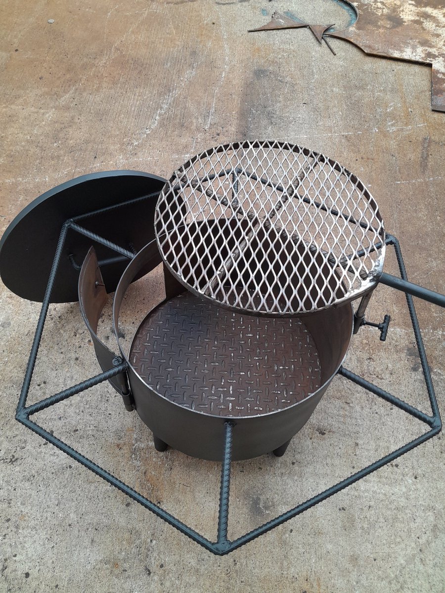 theglorywelding's tweet photo. (Fire pit / Grill)  w/ door 🔥   •$250. (GRILL'N)
20" Diameter • 1/8" thick • 21" high
36" wide • Lid • 18.5" Cooking Rotaring Grate  •Drain •Lid *( Bottom 1/4")
(easy to clean, lid protects from the rain and rust)
Message or contact for more info https://t.co/a5GnTpGgB9