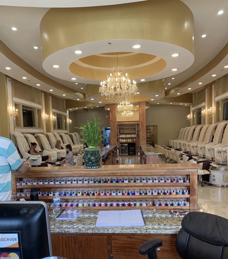 StephiHill's tweet photo. Haven’t had a pedicure in 6wks. Time for some self care. #BoujeeAF https://t.co/Cufzh1jO8M