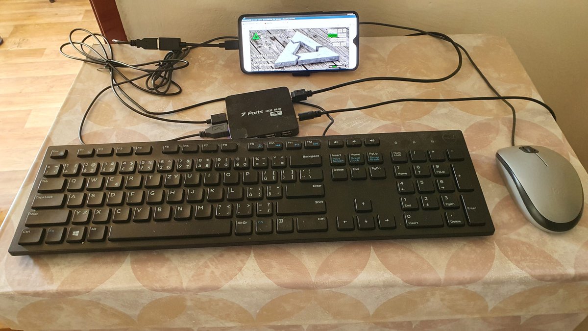 MaChr_'s tweet image. #MATE on #OnePlus6T with @postmarketOS is kinda laggy and choppy, so i tried #Sway with #Wayland and that is soo much better. Also my bluetooth keyboard sucks 😅, so now I use USB Host Mode, that required kernel compilation, but now it works fine 👍. Cable management TBD 😅