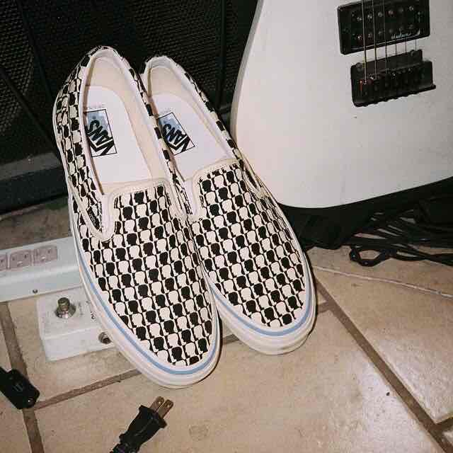 waffles_head's tweet photo. Braindead x vans vault 
Slip on vs Authentic  👀

More the waffleHead
https://t.co/1UOpyy6p7Q

#yourvansaredope #vans https://t.co/vvlZIADgAI