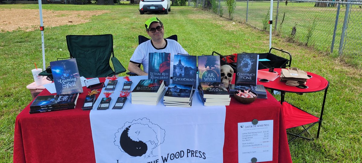 AMWilsonWriter's tweet photo. Selling books at my hometown Independence Day celebration.Very happy for the breeze. #AuthorLife #Hometown https://t.co/MuoTx816Dx