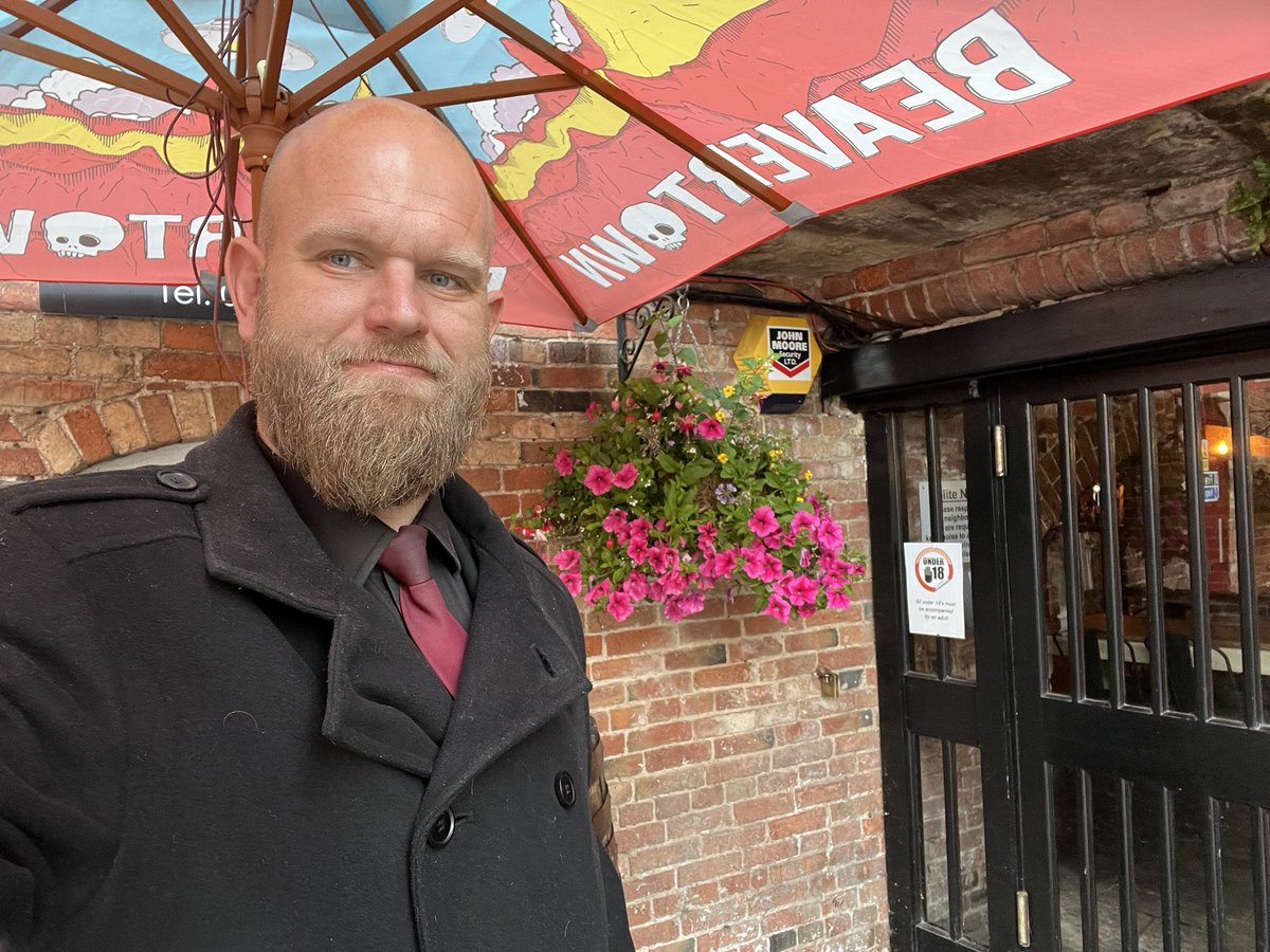 TSLeisureSecuri's tweet image. Keeping The Navigation safe tonight for the public #doorsupervisor #thenavigation #security2022