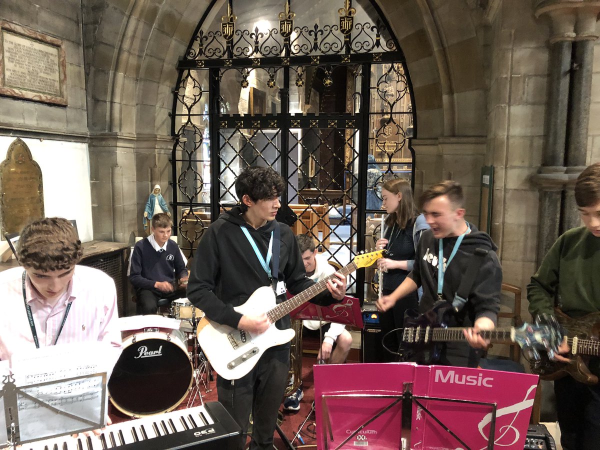 A wonderful day working with these fantastic @music_ahs @AHSYork musicians, leading worship for @DioceseOfYork Leavers service at St Martin's, Scarborough. @AHSSixth_Form @CottrellStephen @C4Chaplaincy @ABYyouthtrust @CofE_Education @churchofengland