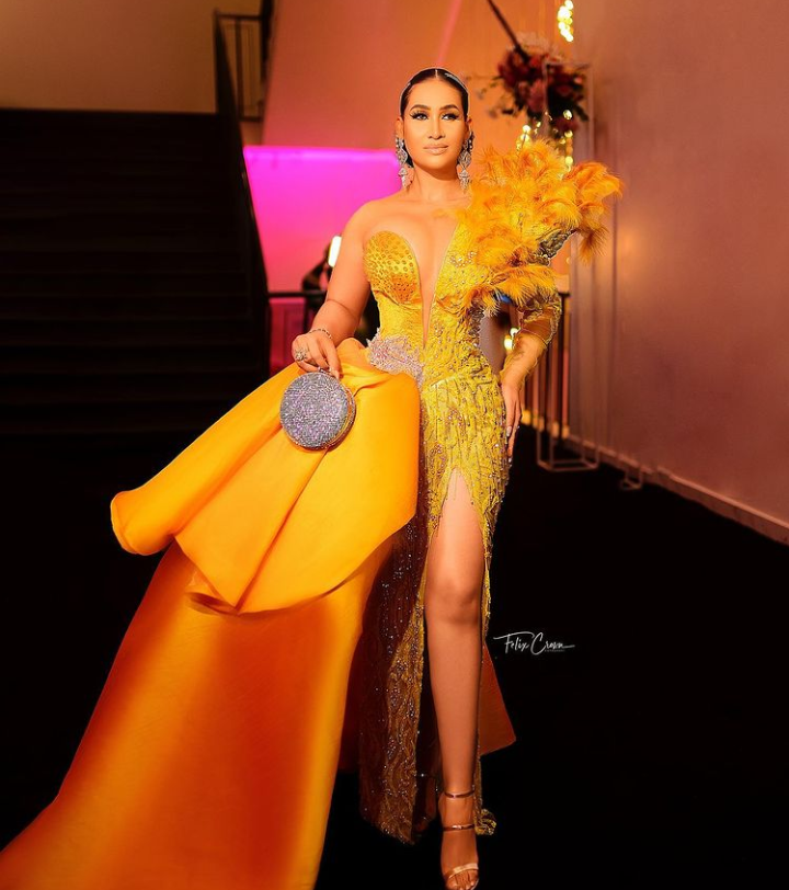 MoeketsiKaymo's tweet photo. #durbanjuly2022...if the real housewives of Lagos were to show us some honey 🍯🥺 https://t.co/VWIVwqTHm7