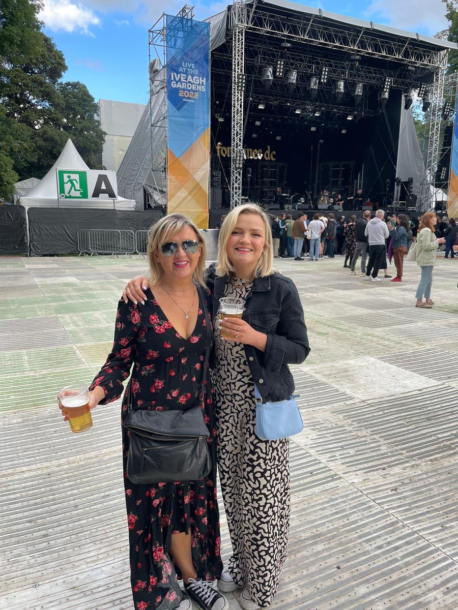GrogClarke's tweet photo. Finally Summer #IveaghGardens ⁦@fontainesdublin⁩ https://t.co/n317Jj6pwZ