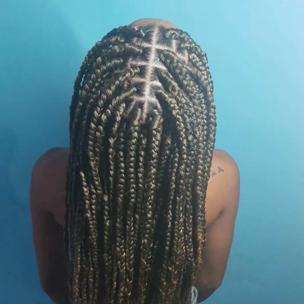 Passando pra da uma divulgada no meu trabalho 💜🥺
Quem puder  dá rt , já ajuda abessa a amiga 🙏