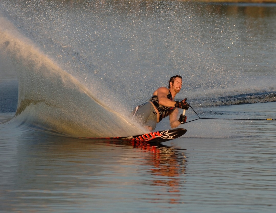 WakesportsULMTD's tweet image. Throwin it back to 2007, Chris Parrish onside carve on the Monza.

#hoskis #syndicatewaterskis #waterski #mostfunwins #waterskiing