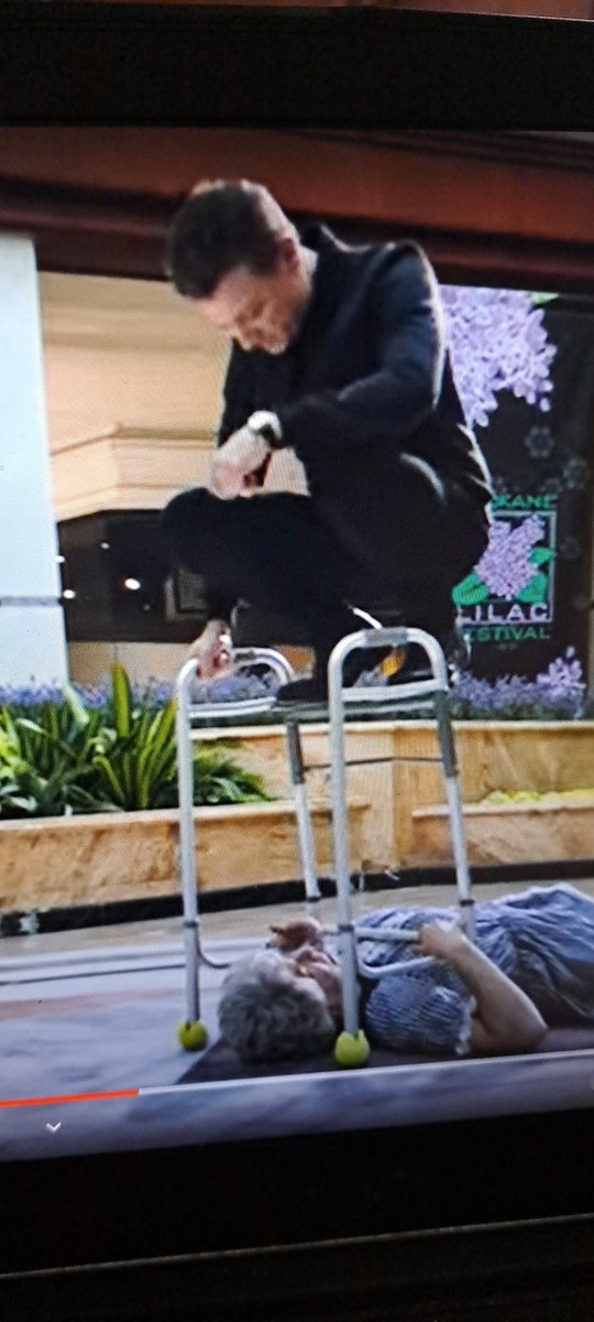 /nobody can tell me that "Jerry" from the tag movie isn't just another hawkeye from another earth. That mall take down.. 🤣