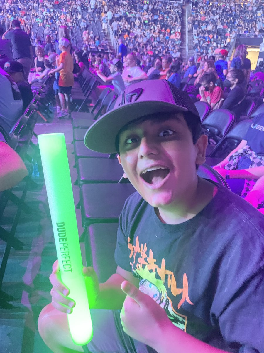 SethiShirene's tweet photo. Total Awesomeness! Perfect ending to Ranveer’s 13th birthday! Thank you Dude Perfect for such an entertaining evening #DudePerfectTour #statefarmarena #Atlanta #neveradullmoment https://t.co/KM10v2YAQB