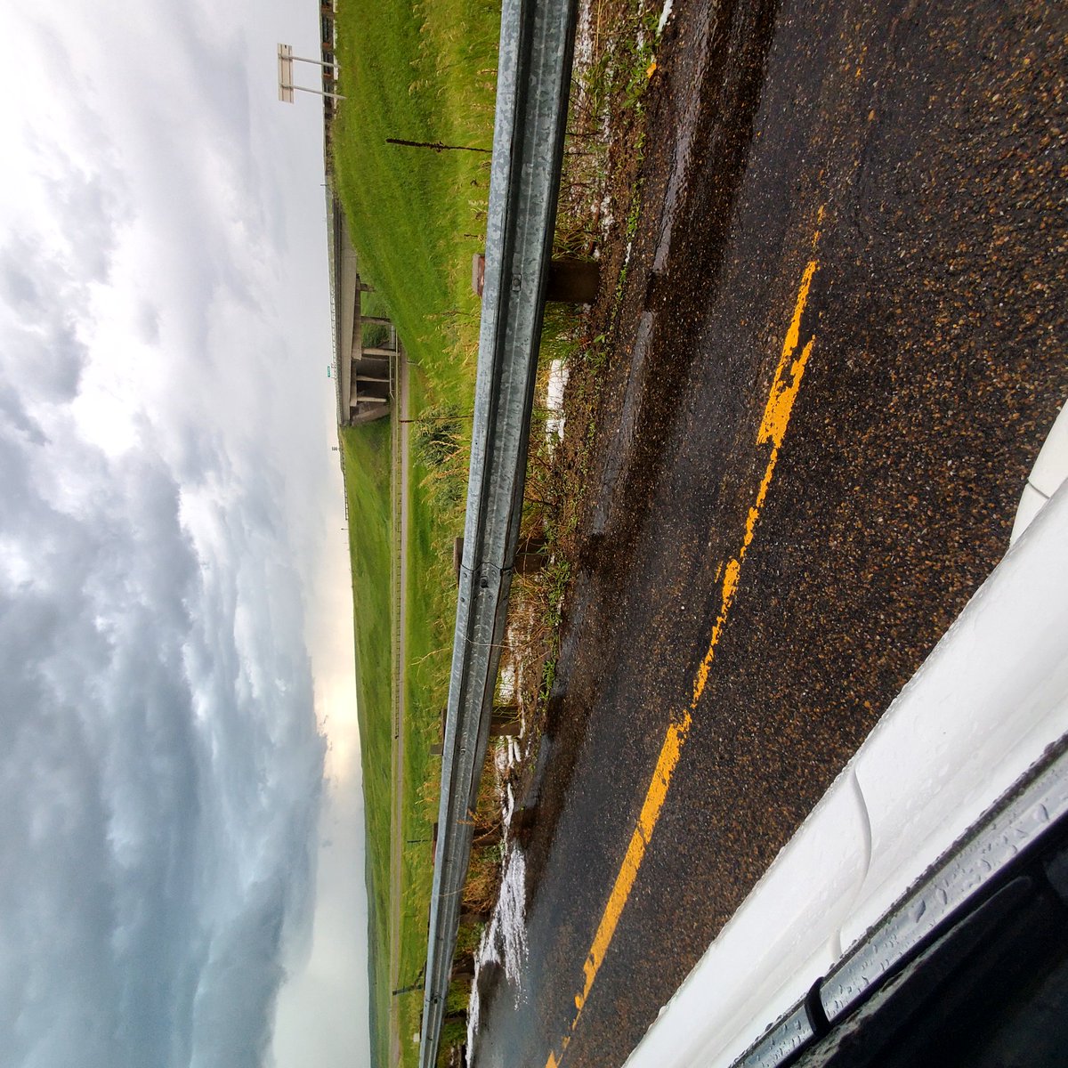 KellyWLWicks's tweet photo. From today's adventure... Glendive and back and the storm that was.
#MTWX #NDWX https://t.co/U8zMPEOhU9
