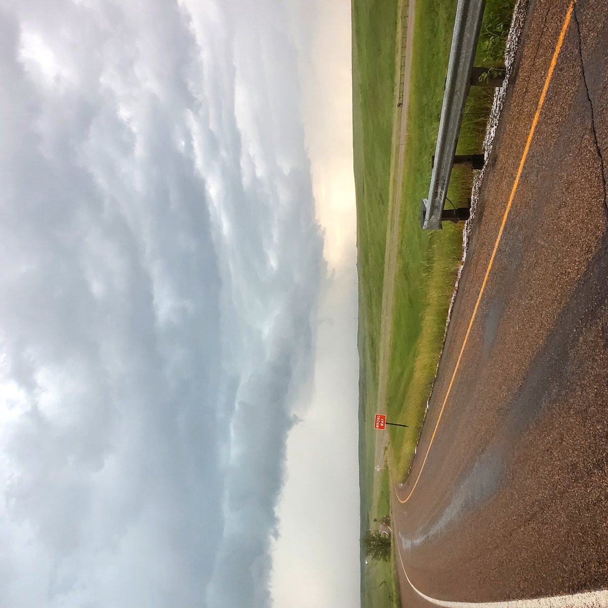 KellyWLWicks's tweet photo. Set 2 near Wibaux https://t.co/m1DPaECshA