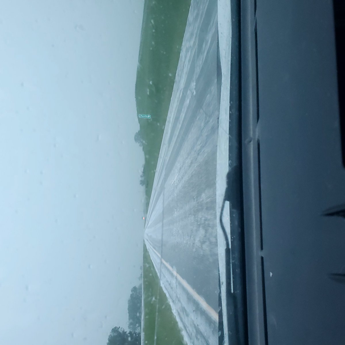 KellyWLWicks's tweet photo. Set 2 near Wibaux https://t.co/m1DPaECshA
