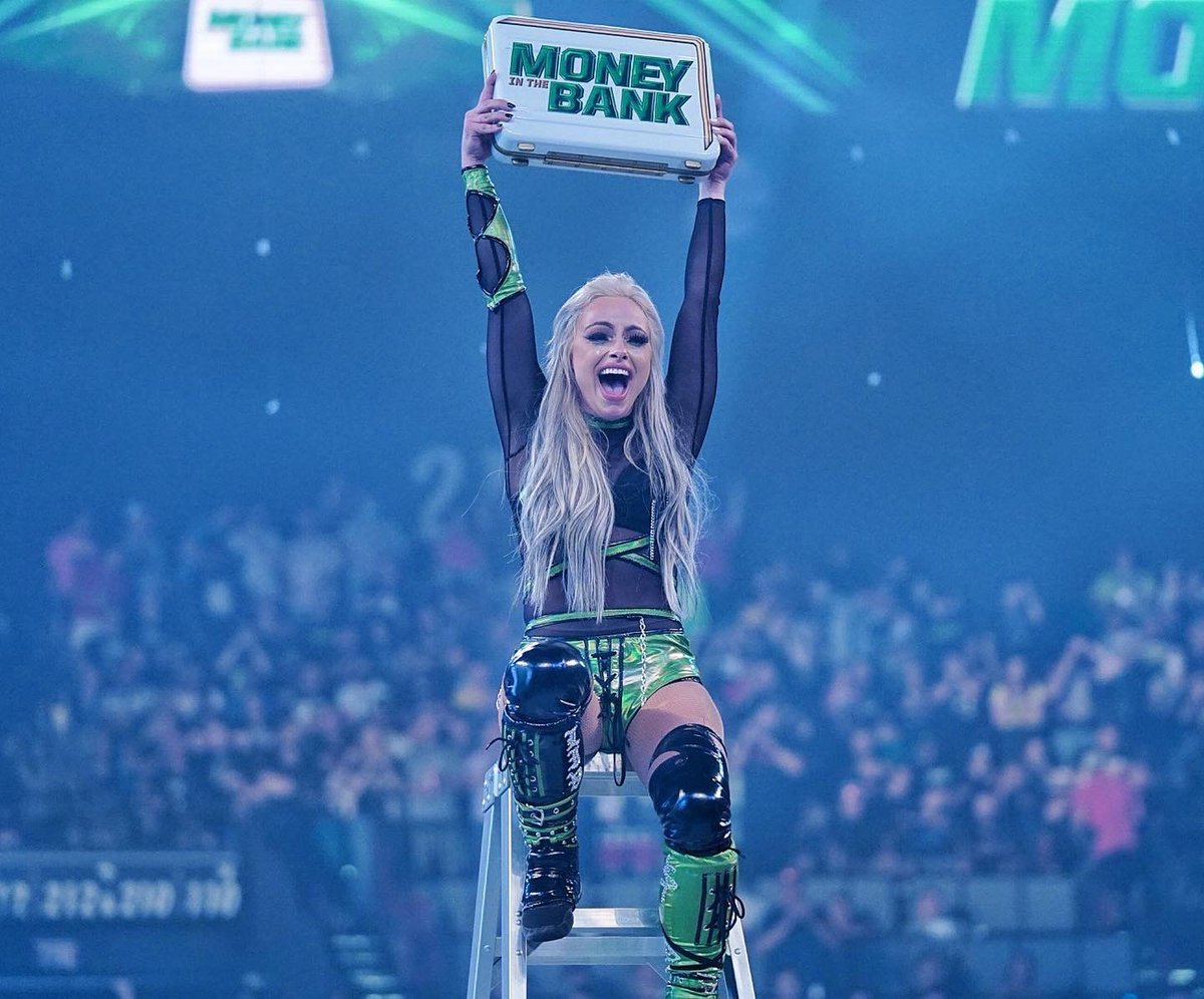 LIV IN THE BANK 👏 (via @WWE)