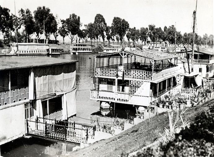 Kareem Fahim (@kfahim) on Twitter photo Egypt’s historic houseboats are demolished as Cairo is remade. “There is a very clear approach from the government that doesn’t see any kind of value in the heritage, any kind of value in the city memory.” <a href="/HebaFarooq/">Heba Farouk Mahfouz</a> <a href="/PaulSchemm/">Paul Schemm</a> washingtonpost.com/world/2022/07/… Egypt’s historic houseboats are demolished as Cairo is remade. “There is a very clear approach from the government that doesn’t see any kind of value in the heritage, any kind of value in the city memory.” <a href="/HebaFarooq/">Heba Farouk Mahfouz</a> <a href="/PaulSchemm/">Paul Schemm</a> washingtonpost.com/world/2022/07/…