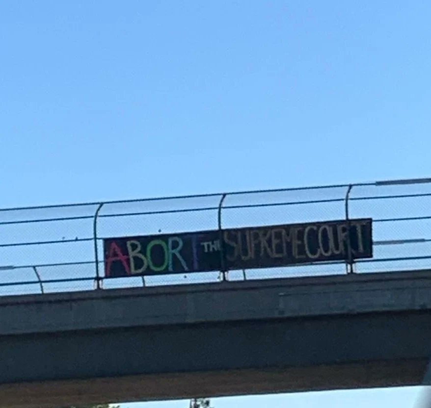 blackzebrapro's tweet photo. π¦ #BZIT : Activists are dropping banners across Sacramento. Banners read, "Kill Fascist", " Abort The Supreme Court", & "Fuck SCOTUS" plastered over the Newman Catholic Center & multiple highway overpasses.
π: Sacramento, CA https://t.co/quiB0p6z17
