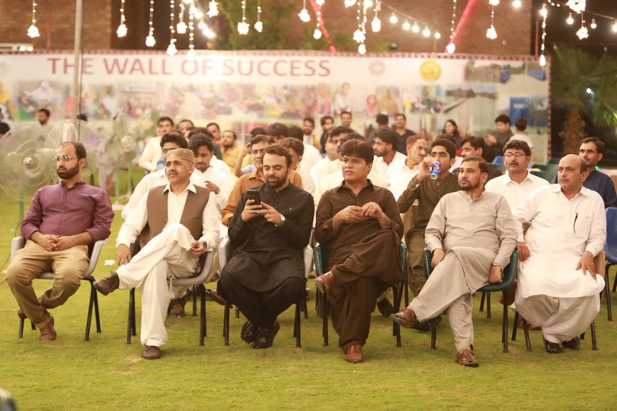 SrsoSuccess's tweet photo. Everyone shared their views, experience and learning. In the end, shield of appreciation was awarded to every team member in recognition of their efforts in successfully implementing the programme. A musical event was organized to bid farewell to everyone happily. https://t.co/gztl9OAlW8
