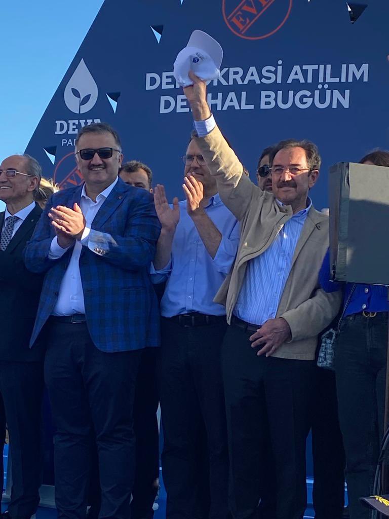 Deva partisi iktidar yürüyüşüne devam ediyor.Bugün iktidara yürüyüşümüzün ikinci durağında Gebze’de idik.Teşekkürler Gebze #GebzeMitingi