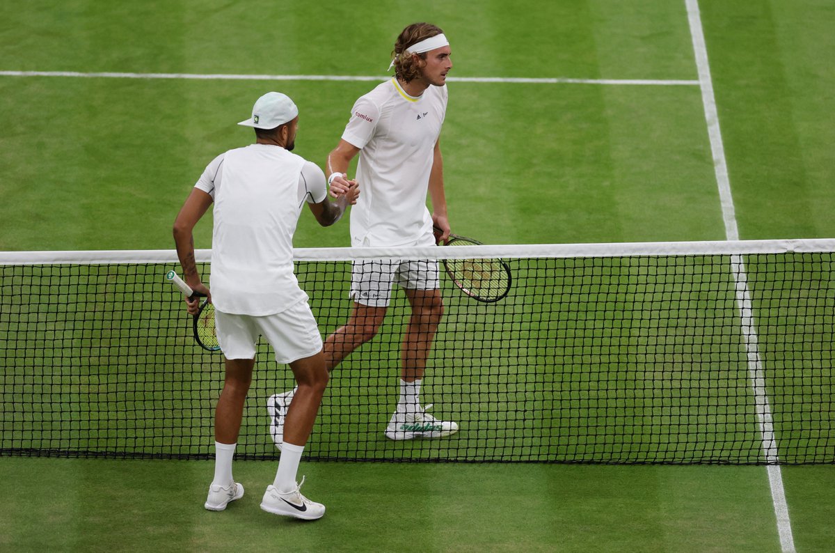 TennisChannel's tweet photo. The handshake we all wanted to see!

#Wimbledon https://t.co/QDTiuNvovF