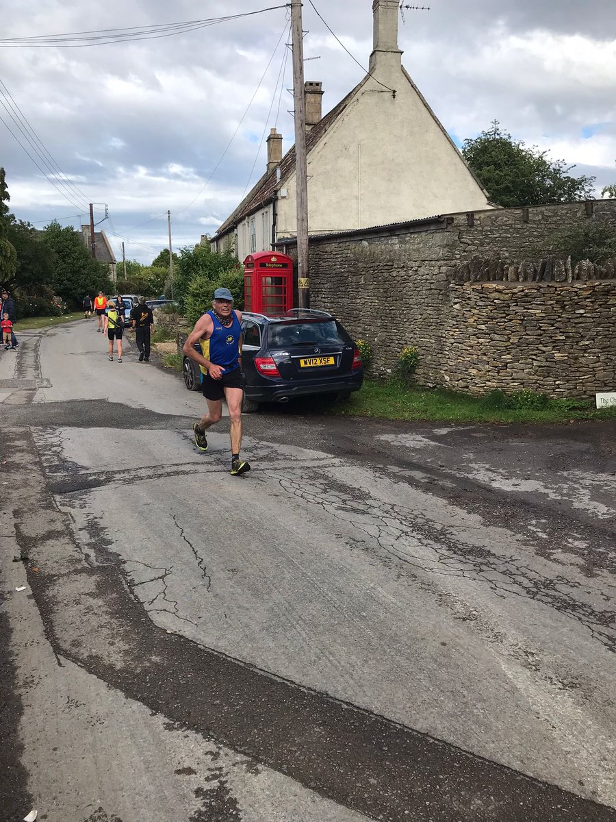 TeamBathAC's tweet photo. More action shots from the #cotswoldwayrelay involving #TBAC runners https://t.co/Ax3q5LI0AY
