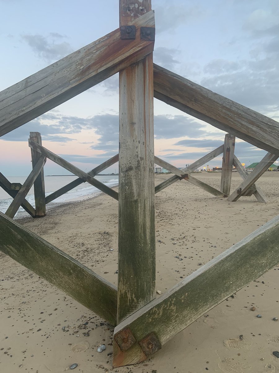 Katie_Docwra's tweet photo. Les plages de Katie. Pretending to be Agnès Varda without the photography skills but still with a love of the beach. https://t.co/XvvNjcgW0V