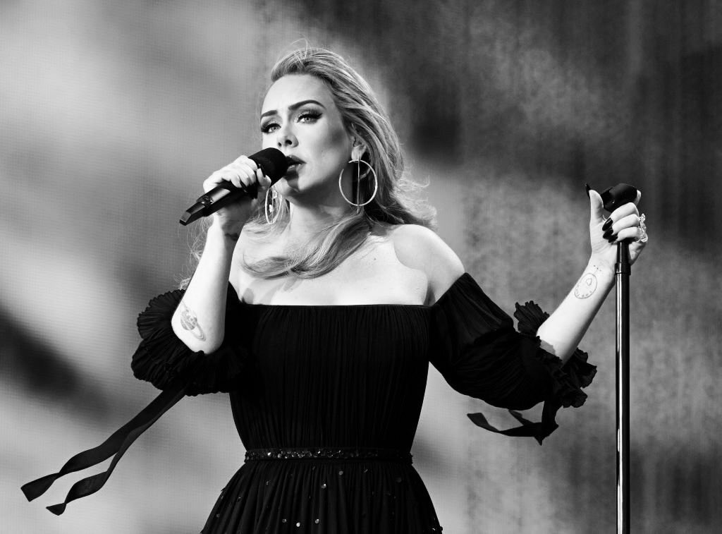adelexcanada's tweet photo. ADELE🖤 https://t.co/qwzIIOKlxh