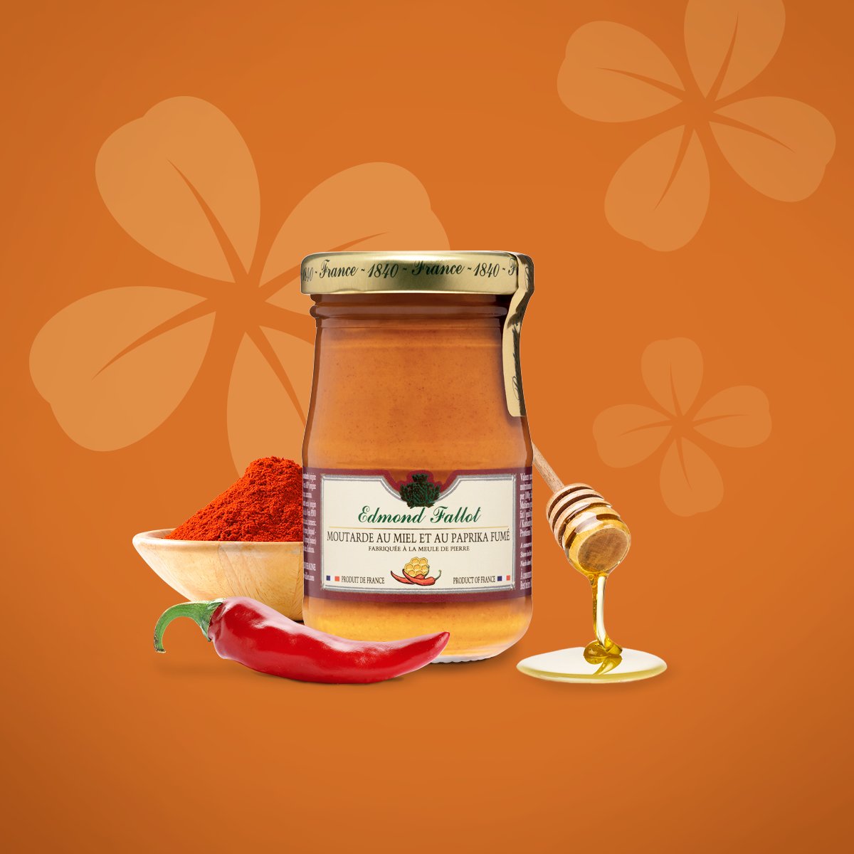 MOUTARDE AU MIEL ET PAPRIKA FUMÉ
Une moutarde solaire qui associe la douceur du miel aux notes fumées du Pimentón de la Vera AOP. Idéale pour vos barbecues &amp; salades😋 ; elle sera sans aucun doute la star de vos recettes estivales ! 🍯🌶
Disponible nos boutiques de Beaune &amp; Dijon