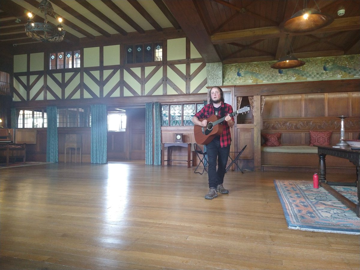 jamesfoxtextile's tweet photo. How great to have the talented @JohnnyCampbel1 perform songs of protest at Blackwell Arts and Crafts House today to accompany my exhibition SOMETHING IN COMMON.
@lakelandarts 
#WhoOwnsEngland
#PhDLife 
@LICAatLancaster https://t.co/arx6nXaBDL