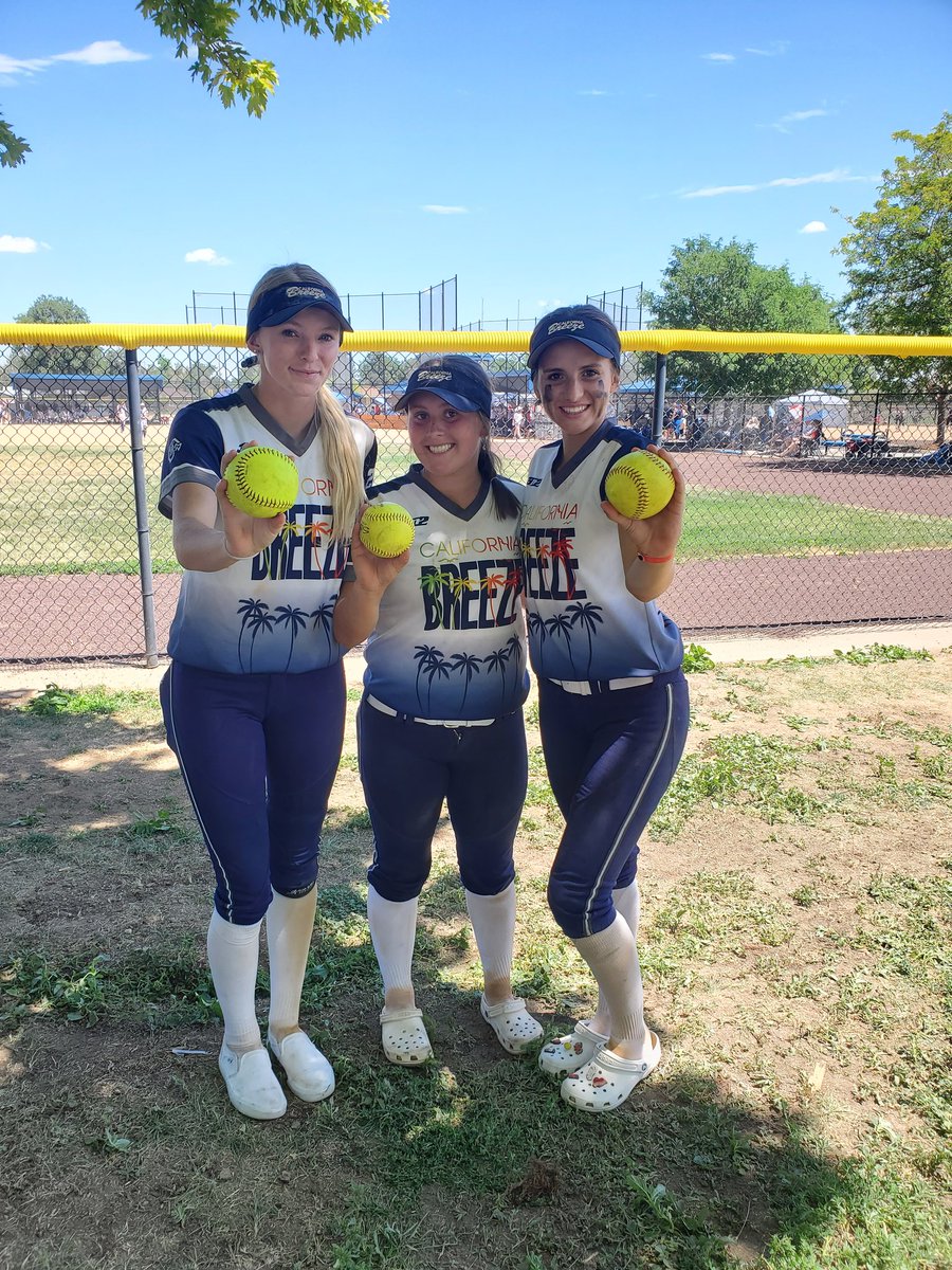 cabreezepirkey's tweet photo. π£π£ Bomb Squad!! π£π£
#10 Hailey Pirkey, #25 Sharlee Jackson, and #5 Trinity Johnston send 3 balls OUT today during bracket play!! Way to go ladies!
#cabreezepirkey #fastpitch #softball #homerun #dingers #gobreeze https://t.co/NigEsEl2zF