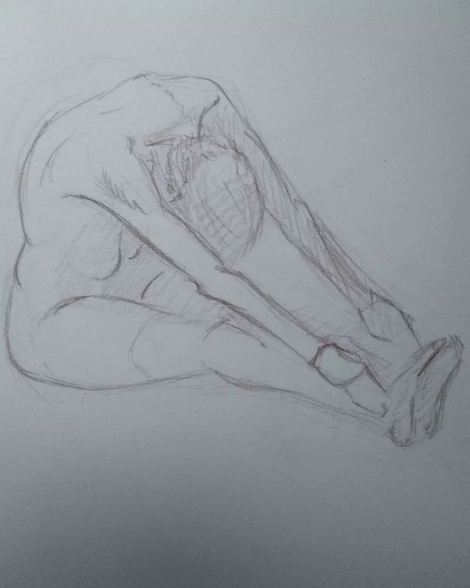 ClassicAnto's tweet photo. Some sketches from today's life drawing session. Not good. Not bad. Just practice. 🙄

#anatomy #drawing #sketch #sketchbook #artistontwitter #art #artwork #illustration #pencildrawing #pencilsketch #lifedrawing #figuredrawing #figurestudy #gesturedrawing https://t.co/ItlgOnPsvx