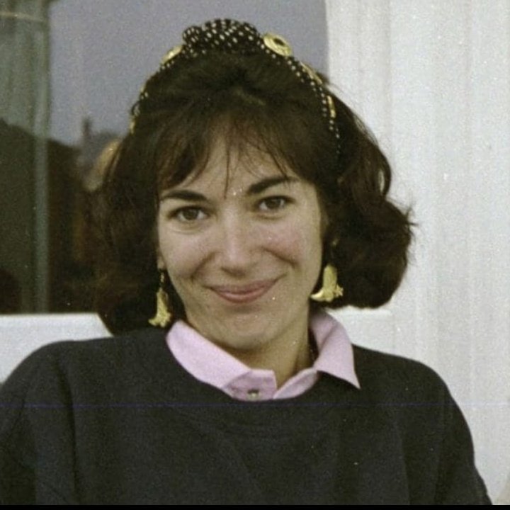 raccoonology's tweet image. Thread of Ghislaine Maxwell and Jeffrey Epstein matching couple pfps 🧵