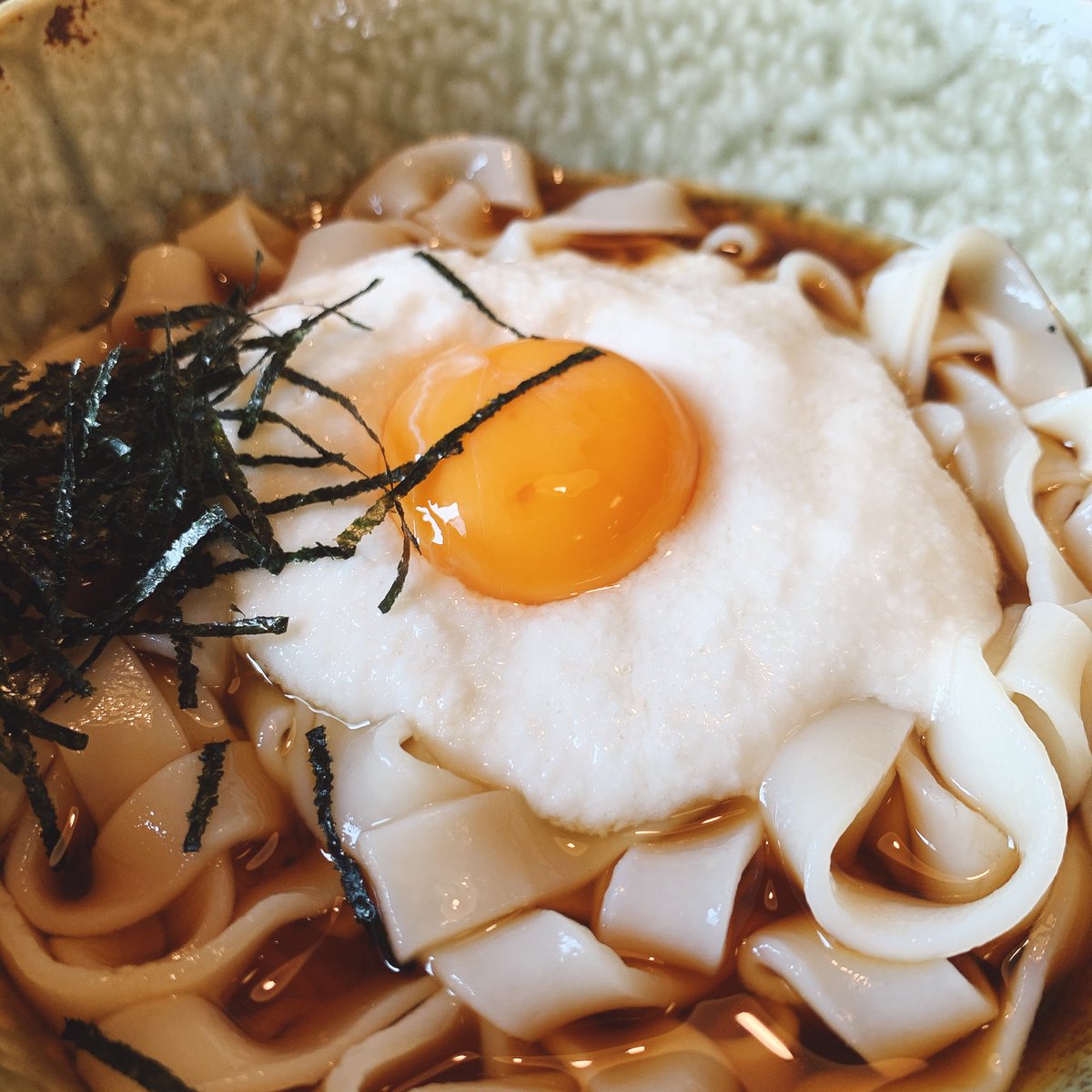 とろろきしめん。
時々食べたんなるきしめん。
名古屋人だからかな。