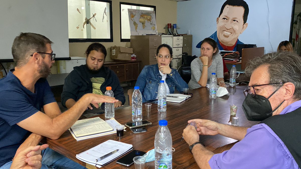 Los creadores del Proyecto Prometeo Ing. José Xequeros y el Arq. Manuel Barreto juntos el Poder Popular.

El pueblo apropiándose de los procesos productivos que garanticen su autogestión con tecnologías de vanguardia para soluciones oportunas.

#IndustrializaciónDeLosBarrios