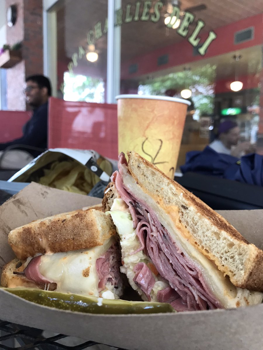 JoseSPiano's tweet photo. When in Williamstown…
“I’ll have the Richard Dreyfuss, a bag of chips, and a lemonade.”
Lunch at Pappa Charlie’s Deli!
#lunch #sandwich #pastrami #provolone #coleslaw #williamstown #wtfest https://t.co/2OMuZW0Vs7