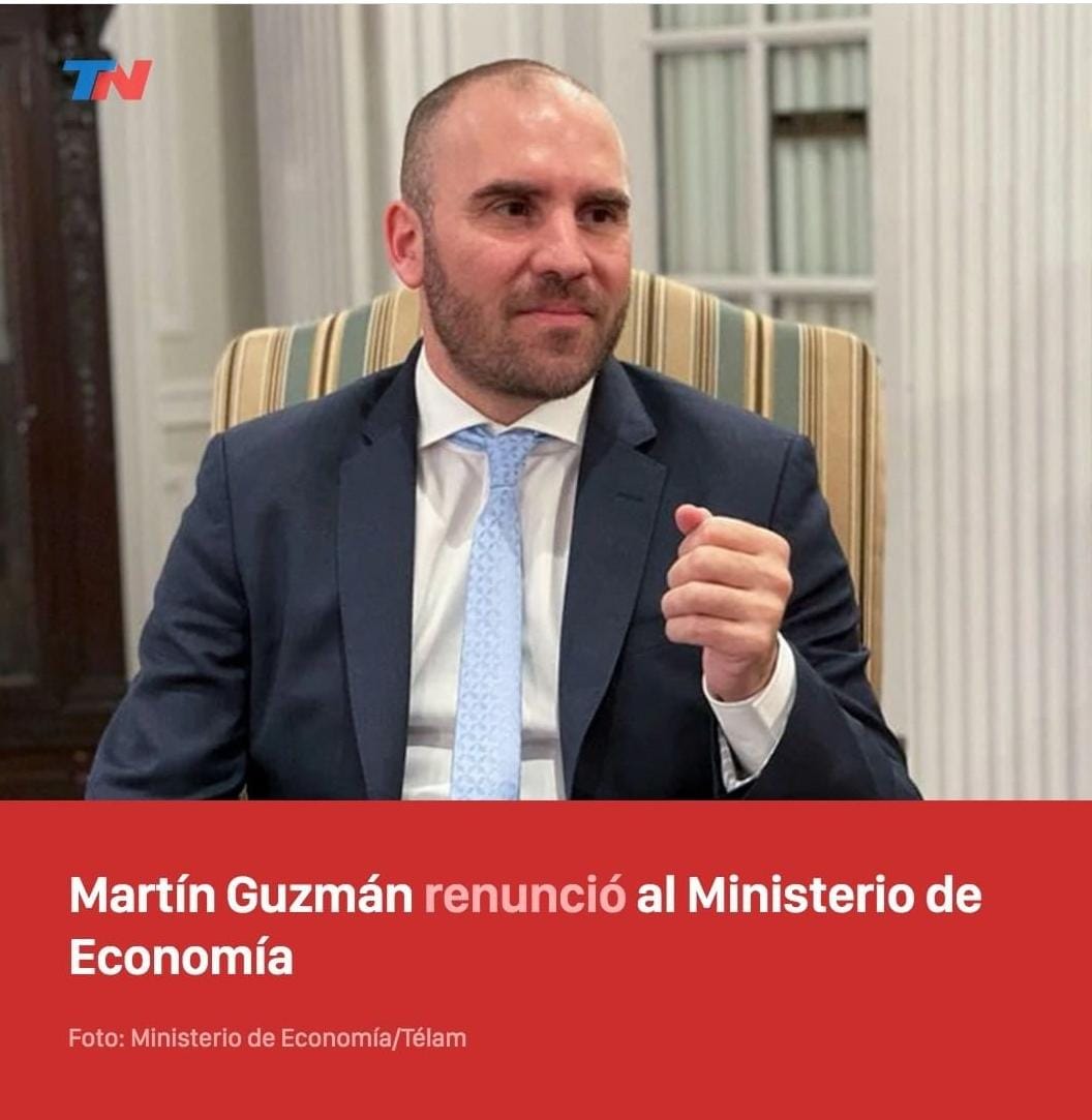 radicalesxarg14's tweet photo. Falta gasoil porque explota la economía... faltan los dólares porque explota la economía. Tanto explota la economía que voló por los aires el ministro. https://t.co/RcPnTuHN71