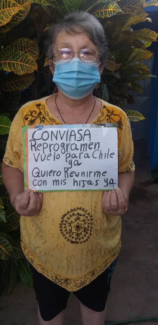 cjaimesb's tweet photo. Historias desgarradoras tras la cancelación del vuelo de Conviasa del 29 de junio con destino a Chile. Quienes iban y quienes se venían no han recibido respuesta oficial, pero eso sí, Osmel los asesora en imagen NMJ!!!! https://t.co/b6bvE3lXIZ