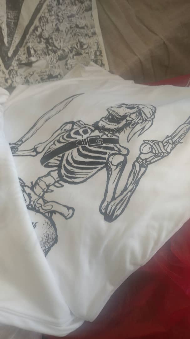 indie_town's tweet photo. Camisetas #BillyBones White ya estampadas. Ahora en proceso de confección! #IndieTown #FreedomFlags #NewCollection #Caracas #Venezuela https://t.co/fncGsWuyZP