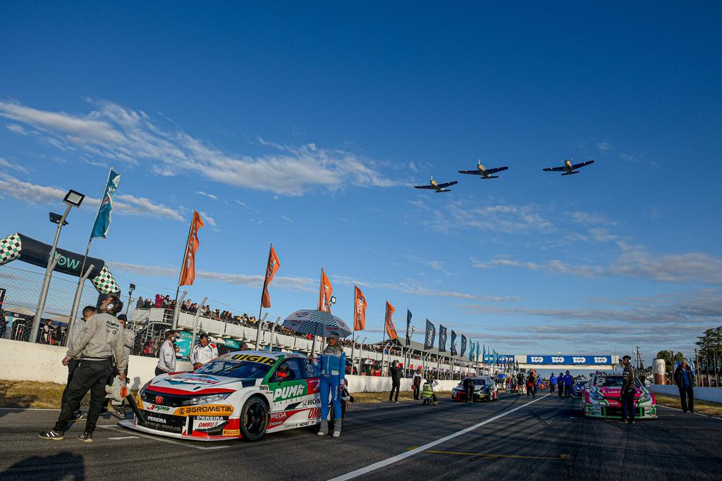 TC2000 tweet media