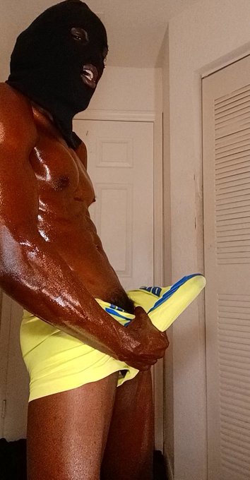 Daddy have a lot to offer you do you want it ?🍆🍆🍆🍆 https://t.co/2Nkgl6qXxP