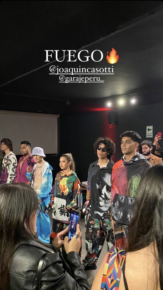 kike_1392's tweet photo. Quería compartirles unas fotos de anoche mi primer desfile de modas.✨👏🏼🥳#style #modaperu #Peru #Lima https://t.co/0JVNmhVdqp