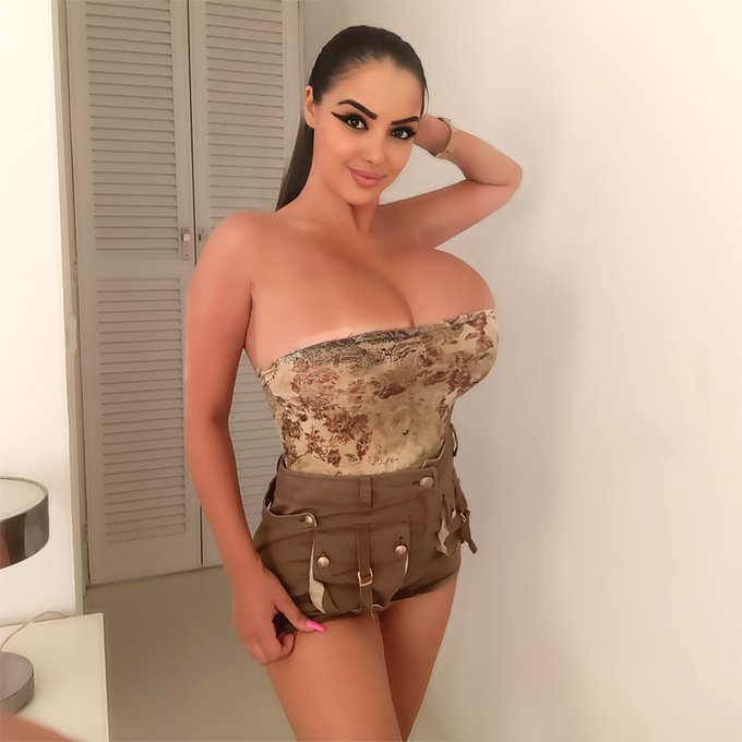 Insta https://t.co/UfNnSb4e6s ?
OnlyFans https://t.co/DyCCEcCdFb ? https://t.co/xmUR62YQ4r
