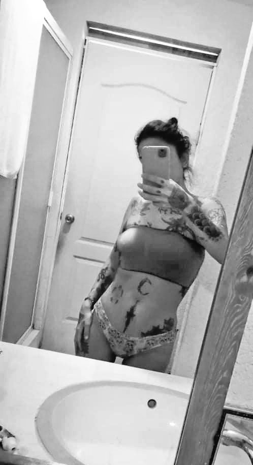alexandra la rosa 🌹 tweet media