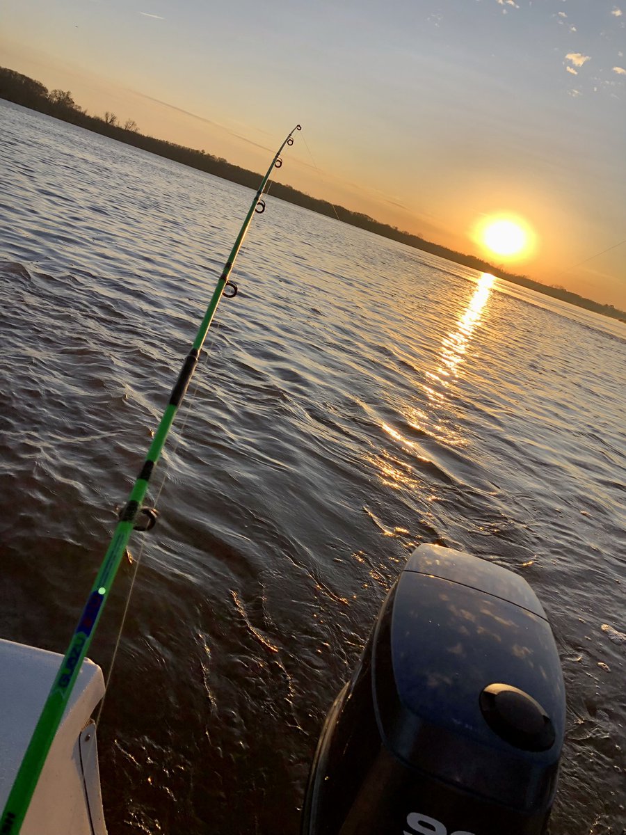 Mtuquiroga's tweet photo. 💪🦈🎶🎣 #pesca 🎶 https://t.co/9iPrsWtktS