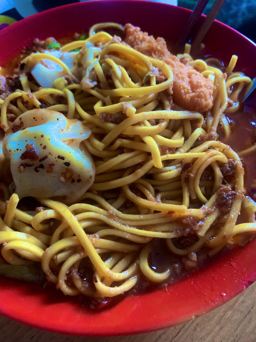 Gingeybites's tweet photo. Ok, Bristol folks, so I don’t know if they were being gentle on the spice tonight but I went level 3 pork saozi from #chillidaddy and it was delicious but not hot hot. Might go level 4 next time! Can’t believe I’ve never had it before!🔥
#bristolfood #noodles #saozimian https://t.co/uPEEa0Dh2b