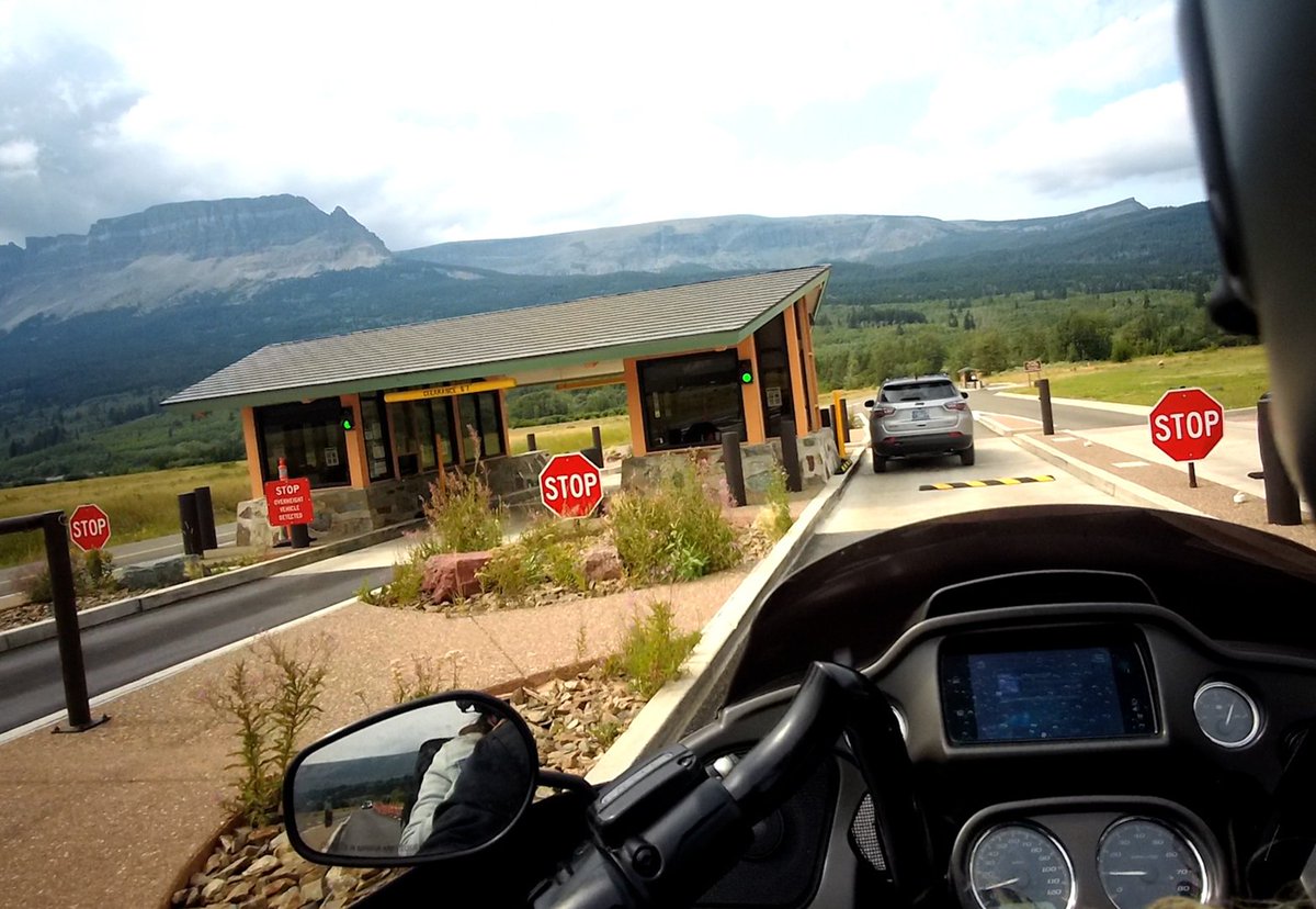 the_ornery_one's tweet photo. STOP π« STOP
Stop what you are doing and let's celebrate the World UFO day.... who knew it even existed!! π βοΈ π
#stayornery #moto #motorcyclecommunity #motorcycles #motovlog #supportthosethatsupportyou #coupleswhoride #longdistanceriding #longdistancerider https://t.co/ED6e94LZGU