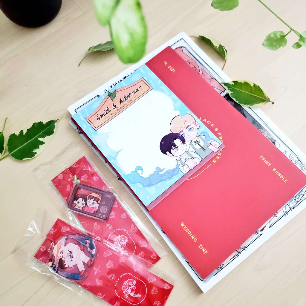 EsmithWidow's tweet image. Tried to take some aesthetic✨️ pics of my eruri💖 wedding zine.☺️

Everything is so incredibly, unbelievably gorgeous!✨️😍 

Thank you so much to everyone who contributed especially @eruri_wedding @_45789 &amp;amp; @HAEDRAULICS 🙏💕